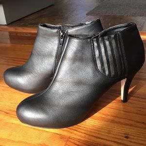 Madden Girl booties size woman’s 10